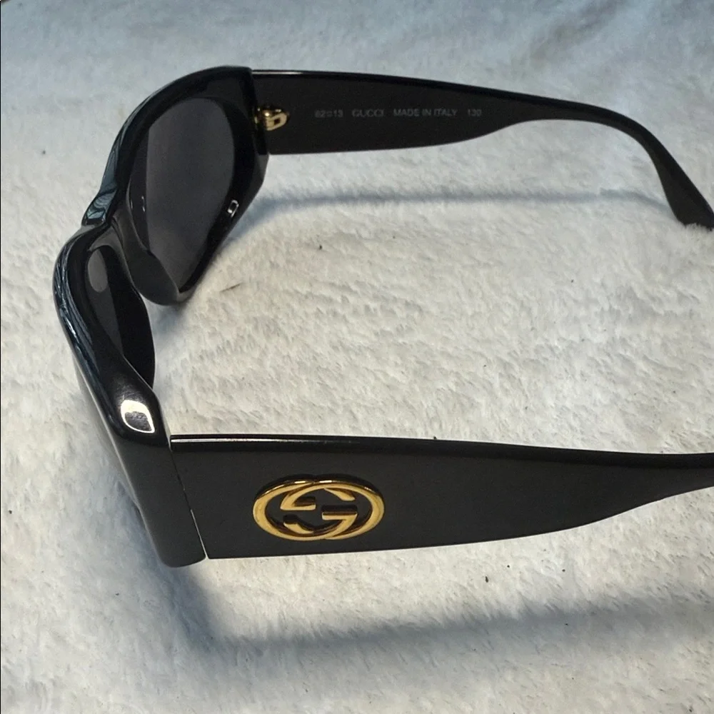 Gucci Black Classic Sunglasses - Picture 5 of 8